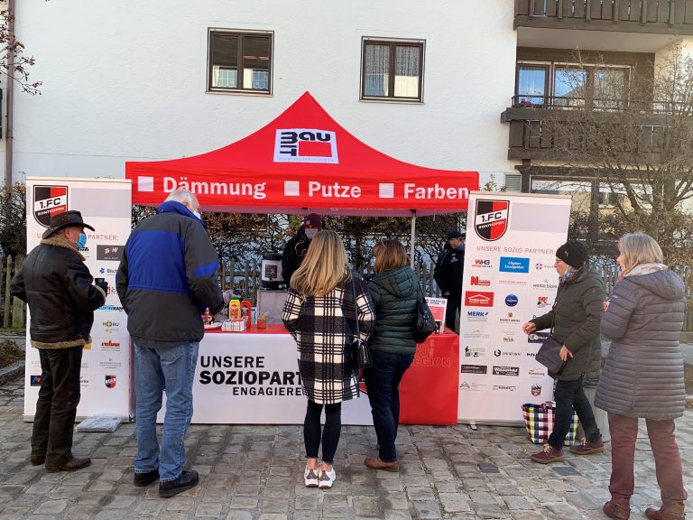 Read more about the article Die Soziopartner und der 1.FC Sonthofen engagieren sich für die Lebenshilfe Sonthofen
