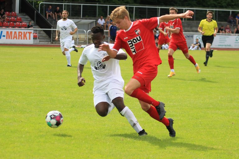 Read more about the article SpVgg Kaufbeuren – 1.FC Sonthofen 2:2 (0:1)