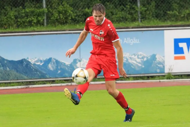 Mehr über den Artikel erfahren TSV Sulzberg – 1.FC Sonthofen II 3:2 (2:1)